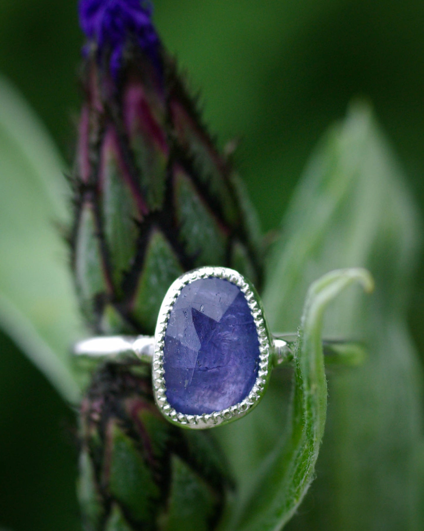 Bague tanzanite asymétrique & perlée 52FR – mini-collection Violet