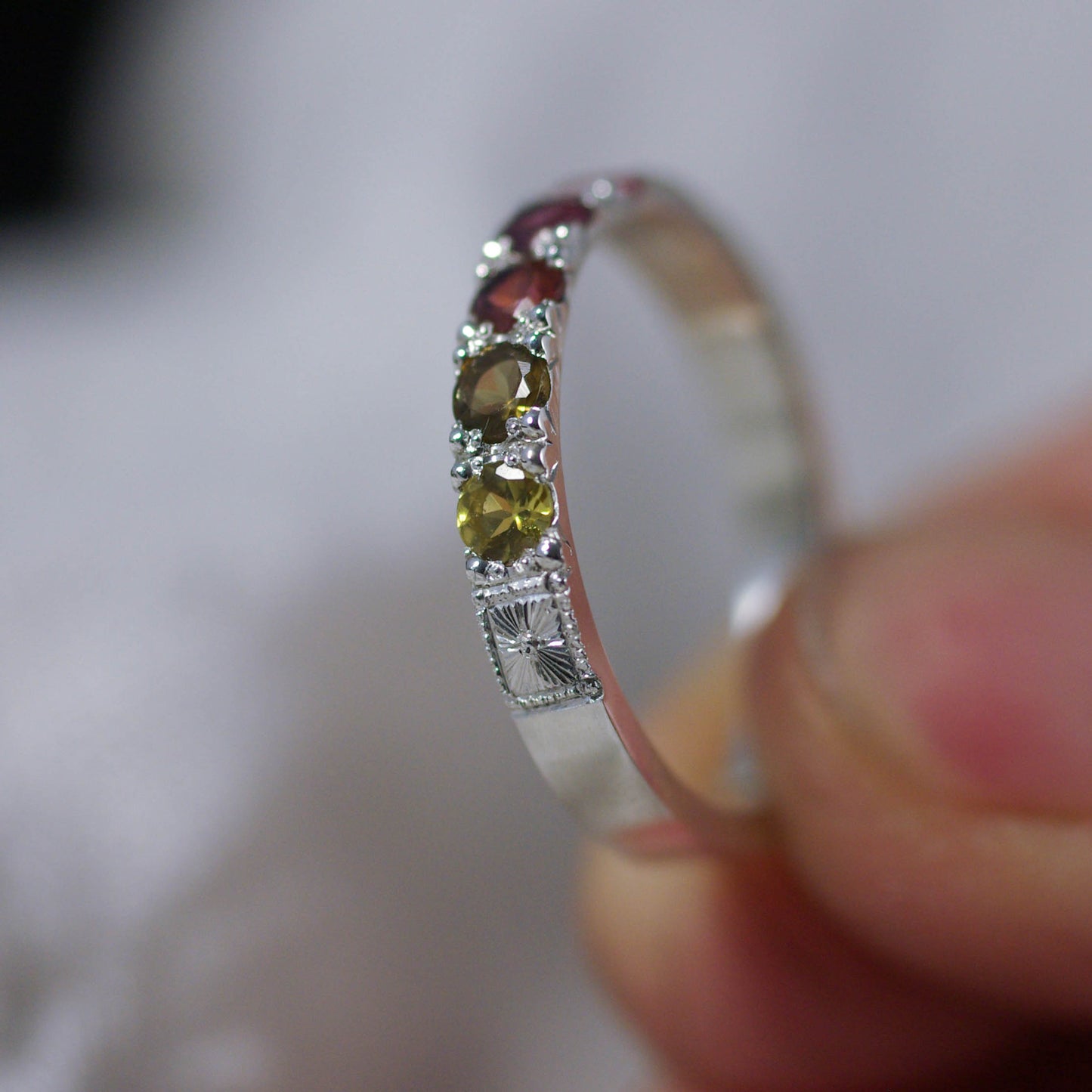 Bague en argent gravé et Tourmalines Éclat d’Aurore - Fabriquée uniquement sur mesure