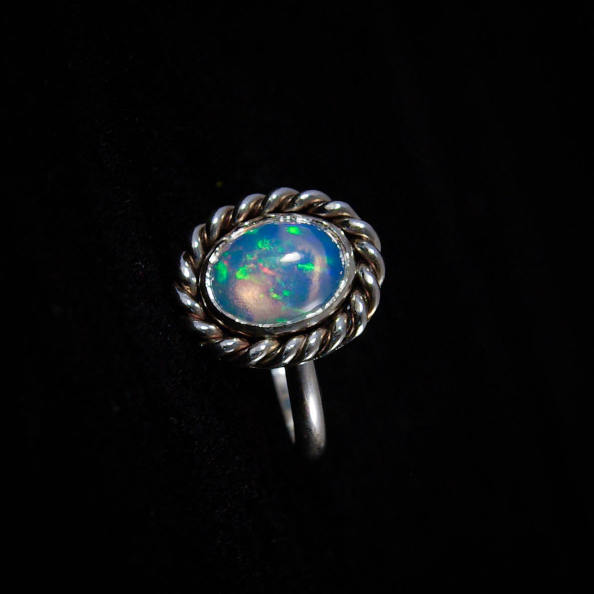 Bague en argent avec Opale et contour torsadé 52FR mini-collection Ô