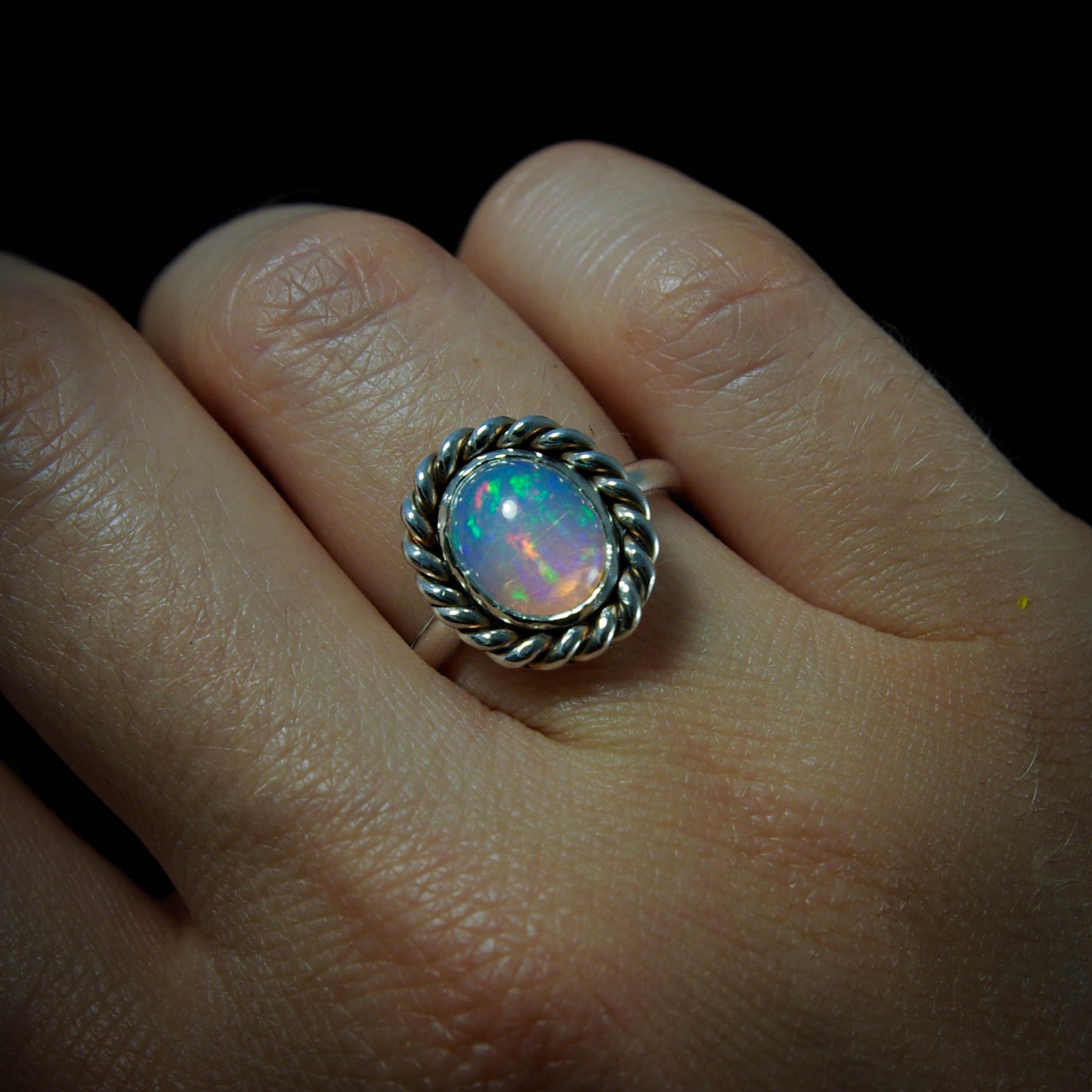 Bague en argent avec Opale et contour torsadé 52FR mini-collection Ô