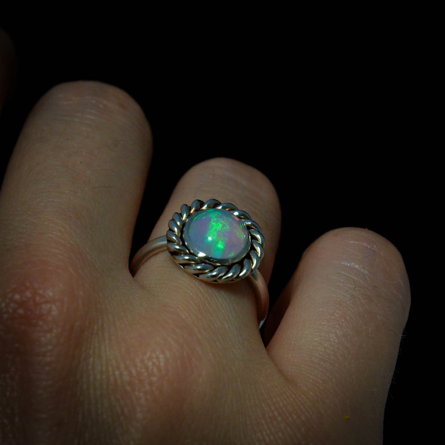 Bague en argent avec Opale et contour torsadé 52FR mini-collection Ô