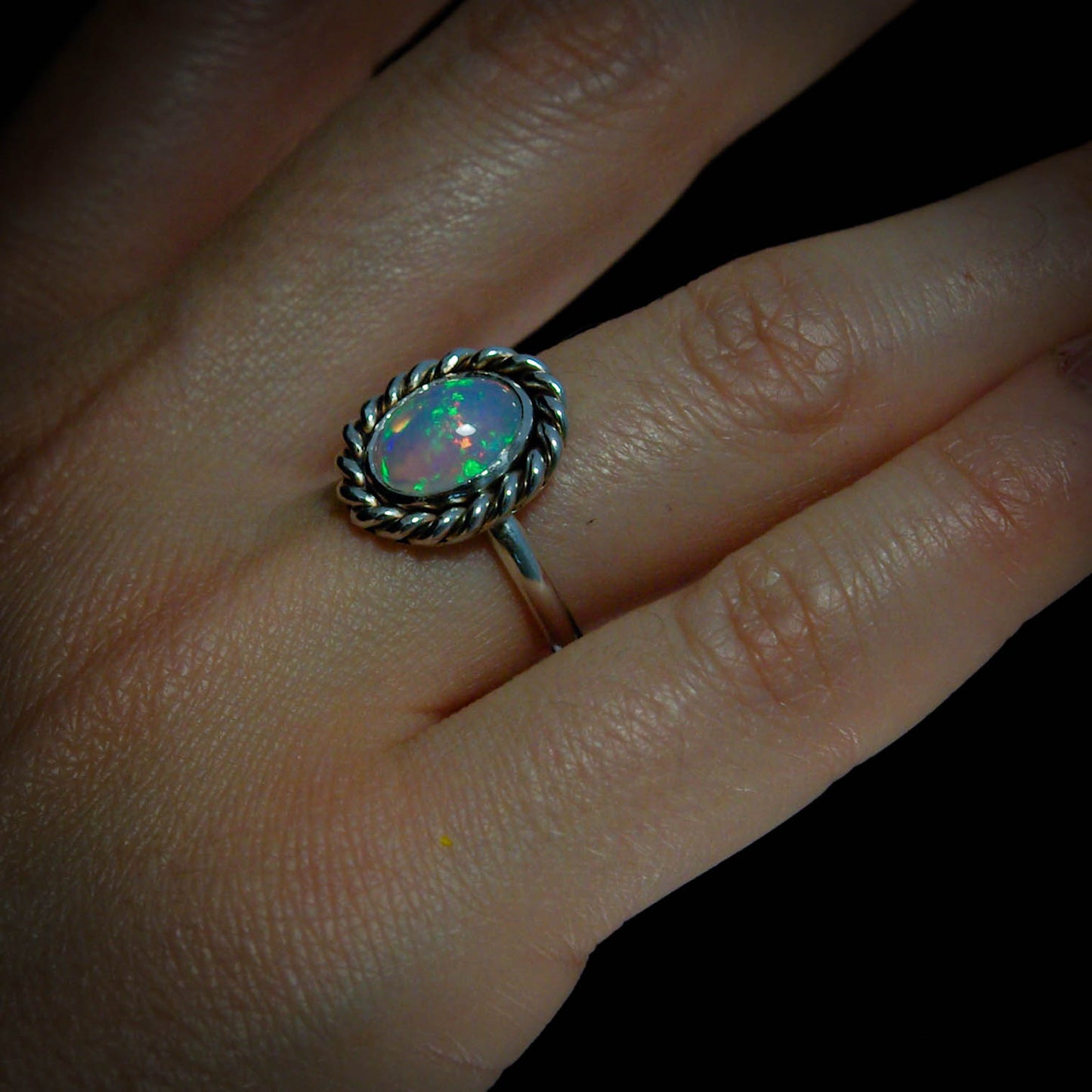 Bague en argent avec Opale et contour torsadé 52FR mini-collection Ô