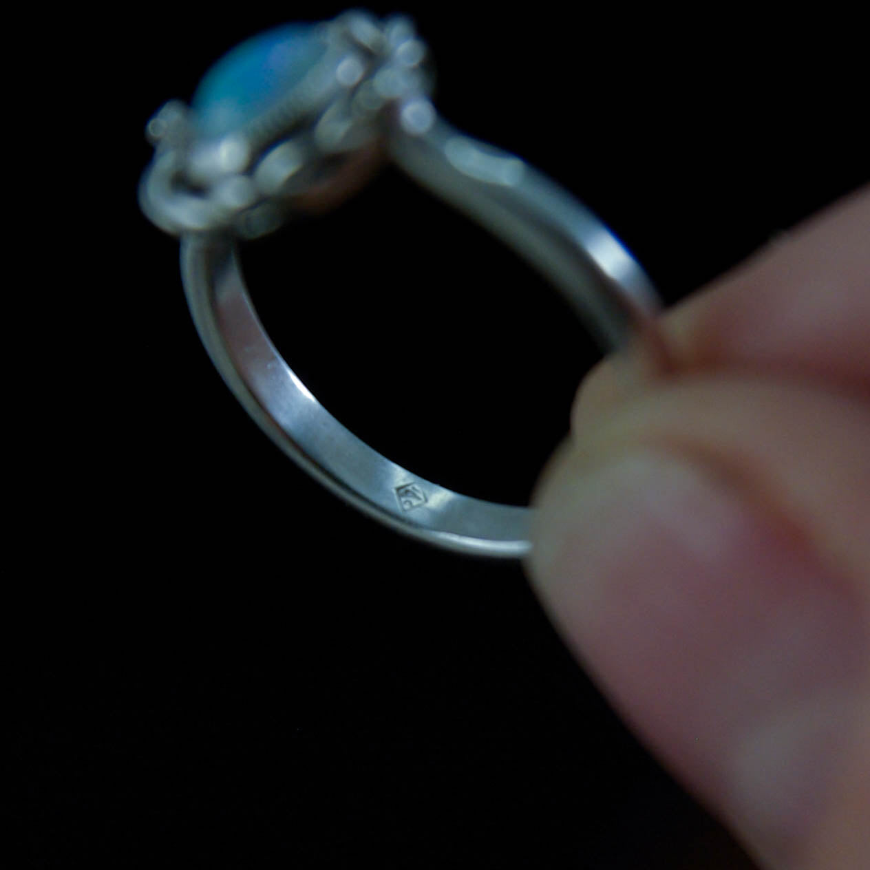 Bague en Argent Opale Torsadée taille 51 FR- Position Verticale