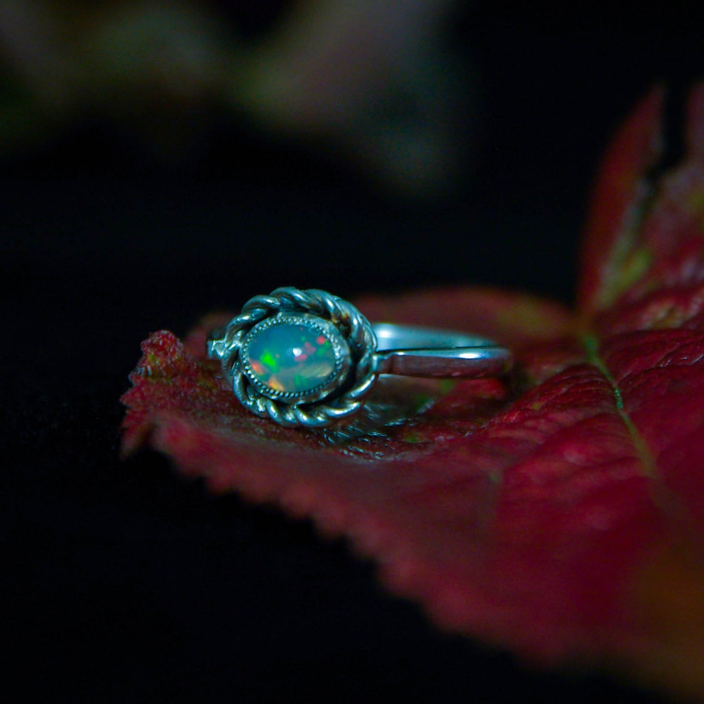 Bague en Argent Opale Torsadée 55FR - Position horizontale