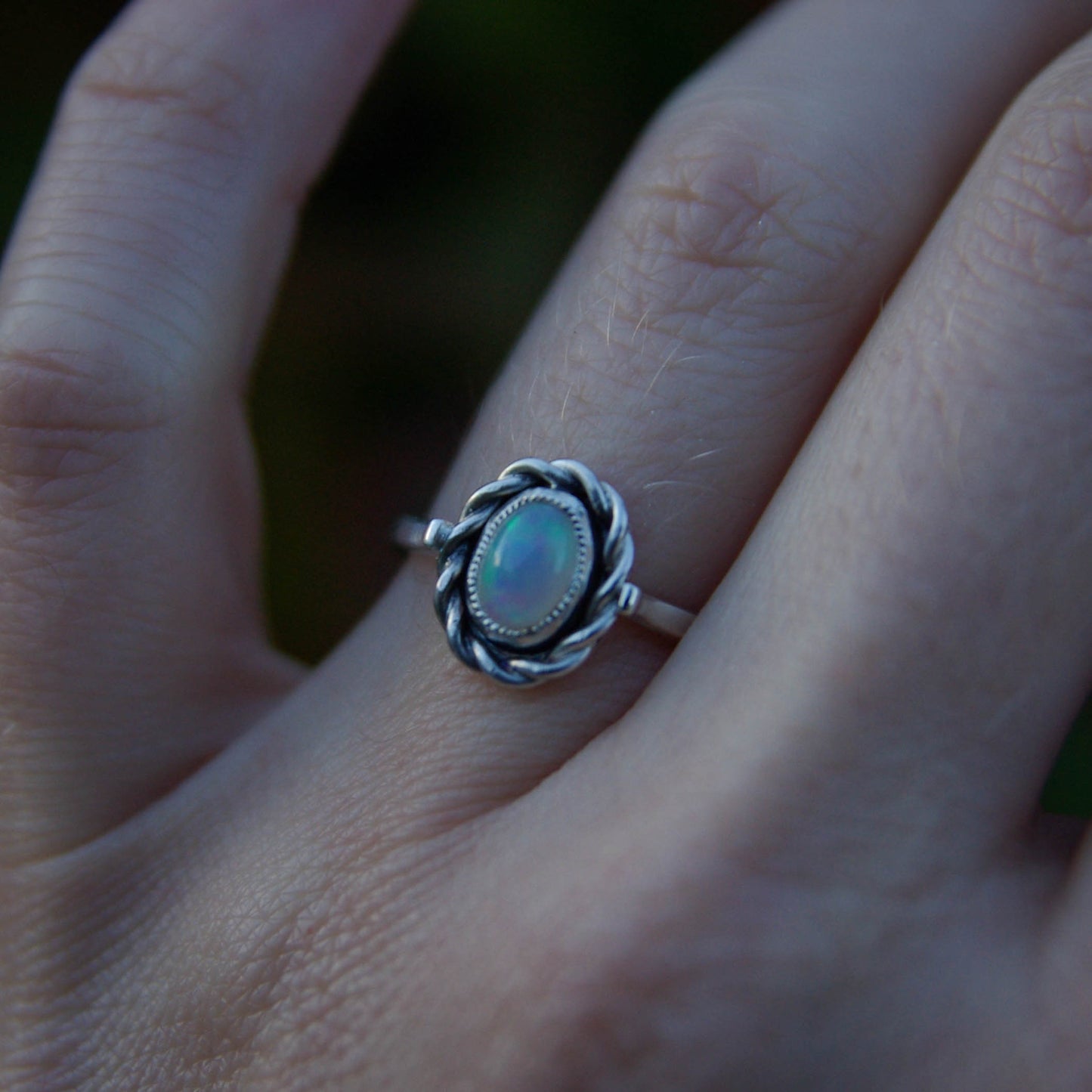 Bague en Argent Opale Torsadée taille 51 FR- Position Verticale