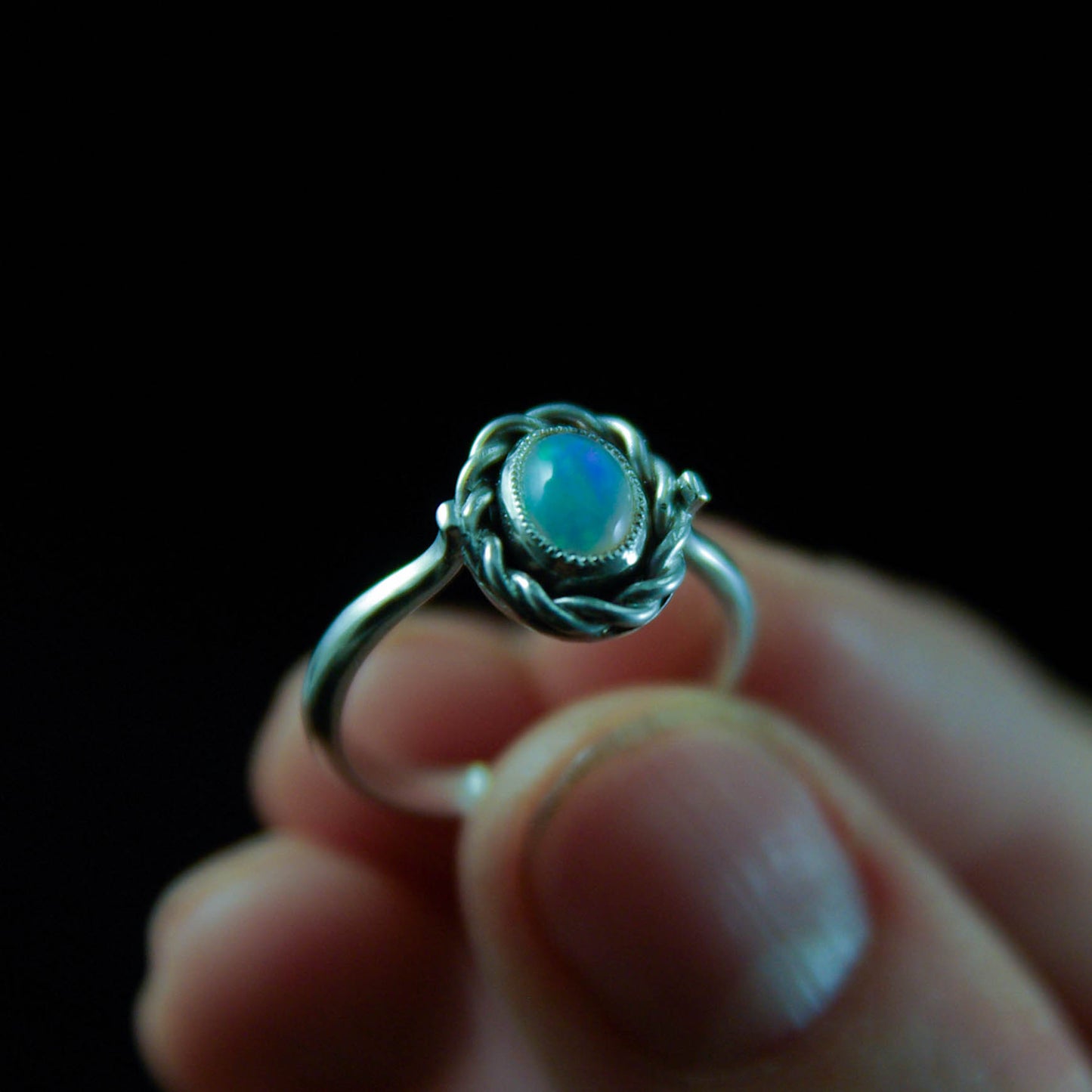 Bague en Argent Opale Torsadée taille 51 FR- Position Verticale