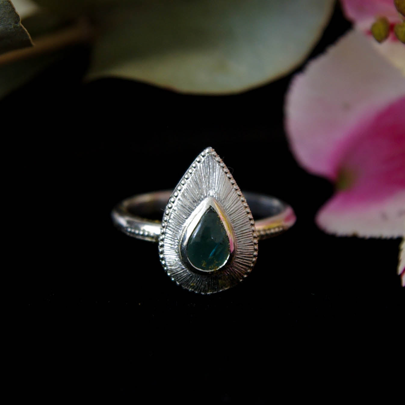 Bague en argent taille 52FR avec tourmaline bleue indicolite en poire