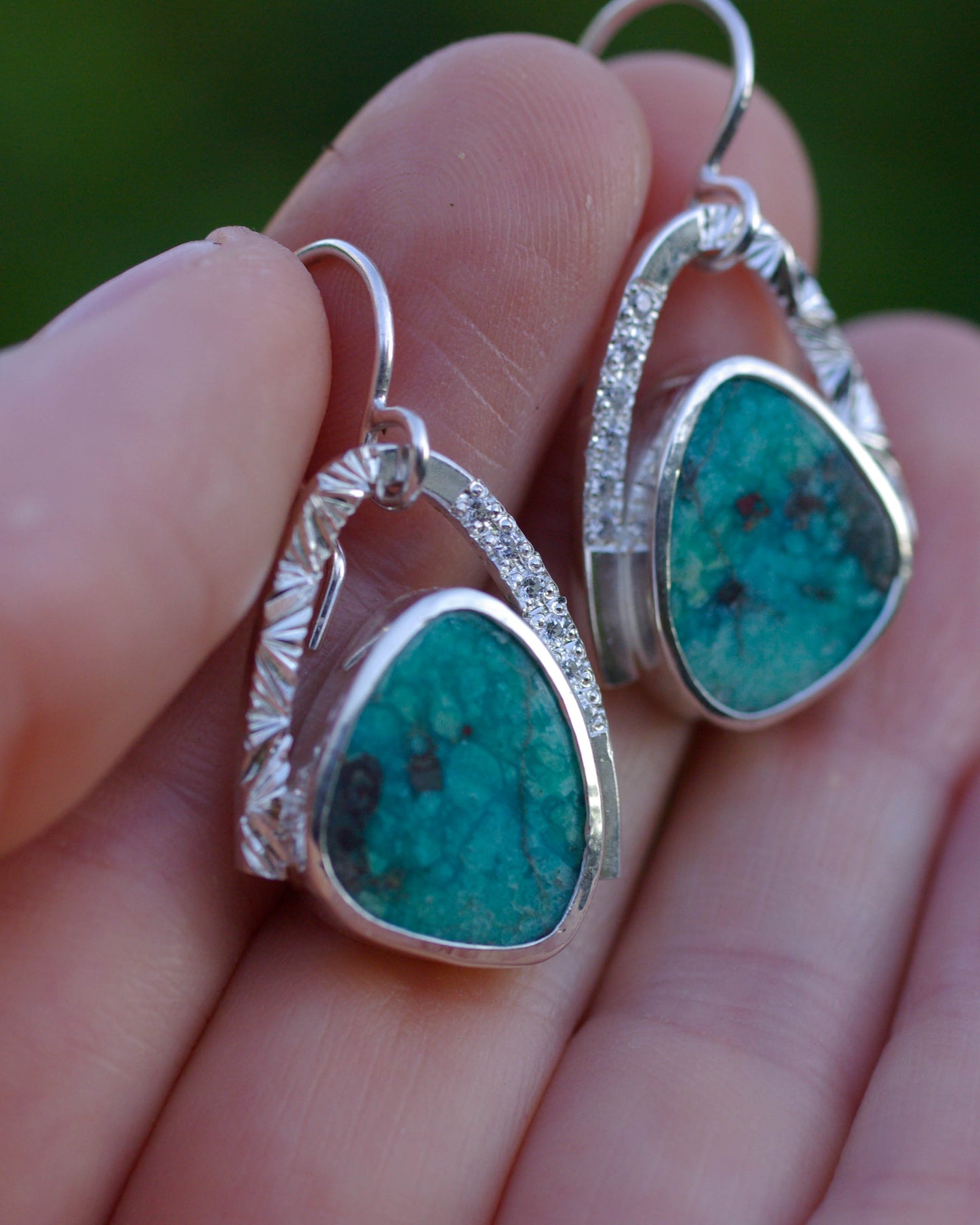 Boucles d’oreilles Turquoise Triangulaire – Argent 925, zirconiums et gravure