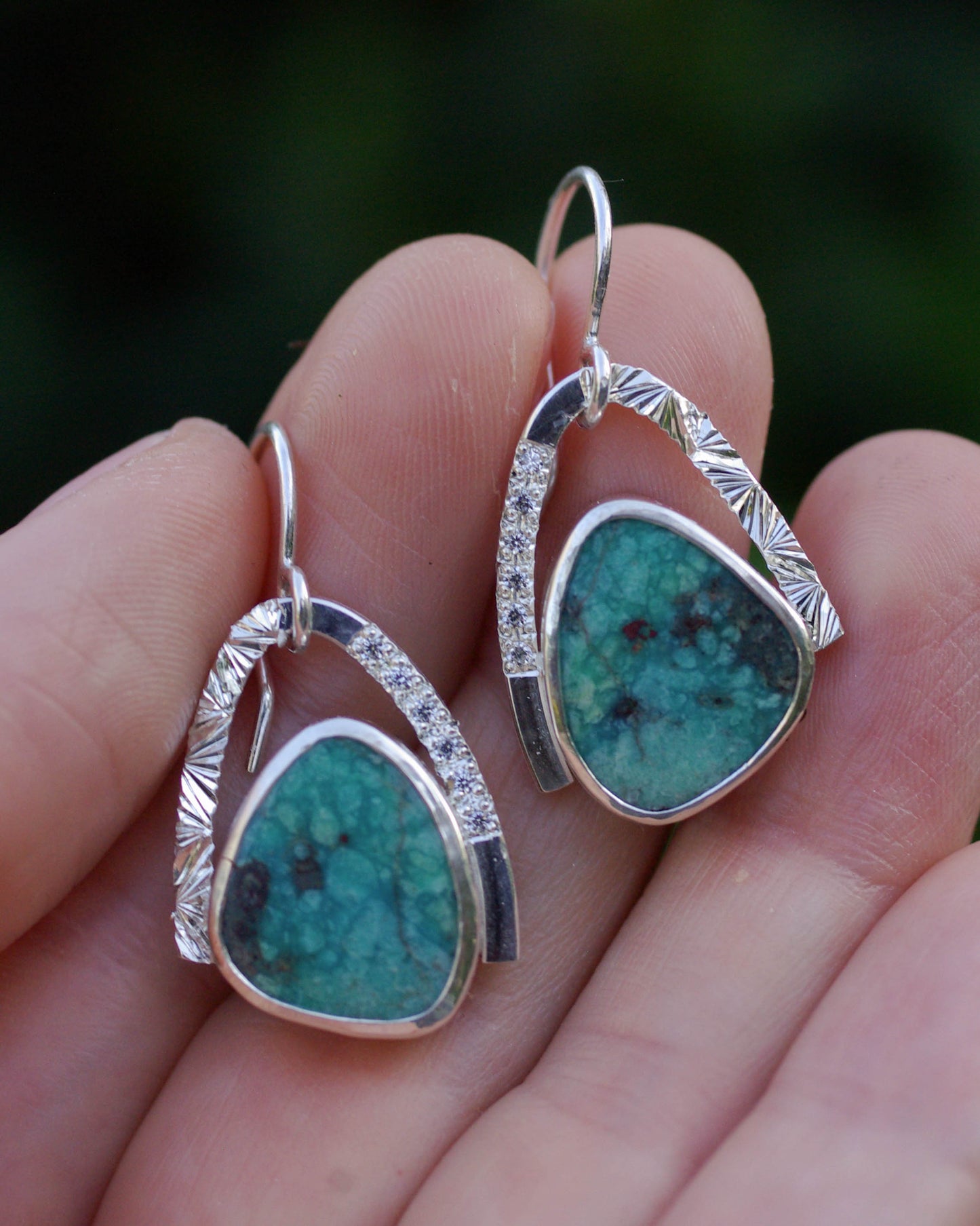 Boucles d’oreilles Turquoise Triangulaire – Argent 925, zirconiums et gravure