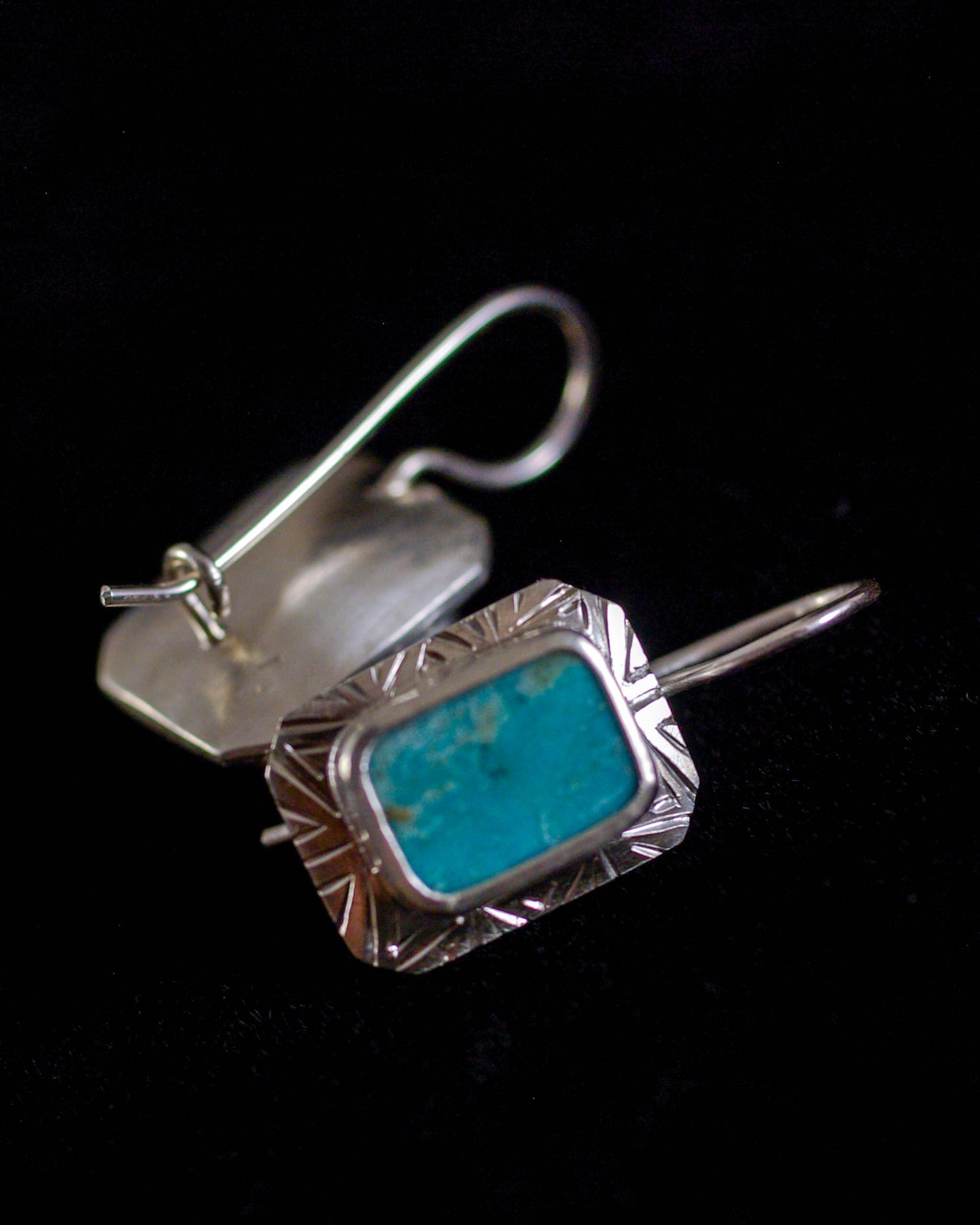 Boucles d’oreilles Turquoise Rectangulaire – Argent 925 gravé, crochets sécurisés