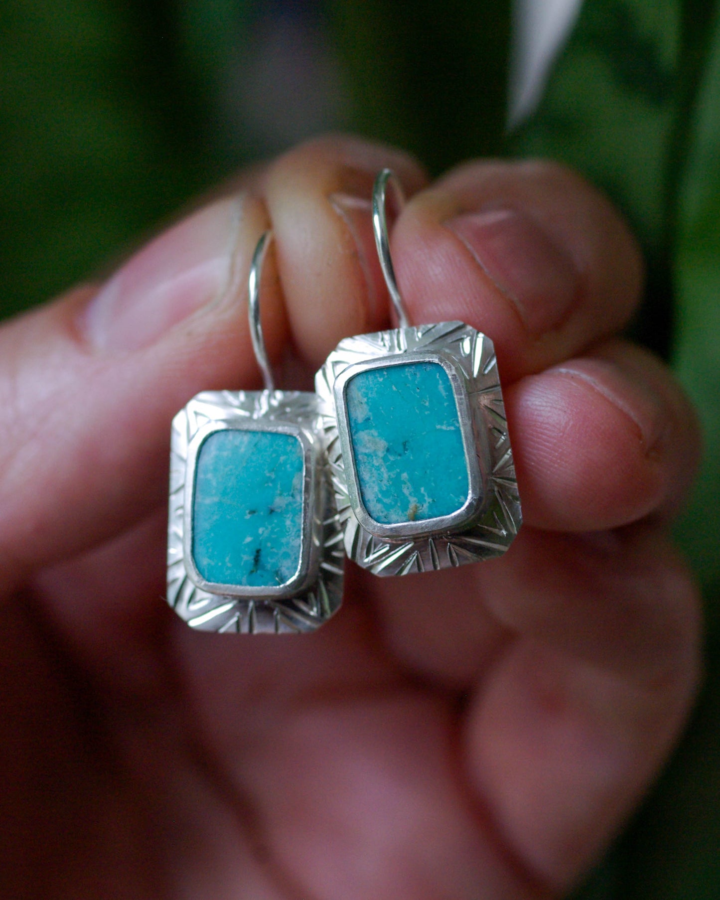 Boucles d’oreilles Turquoise Rectangulaire – Argent 925 gravé, crochets sécurisés