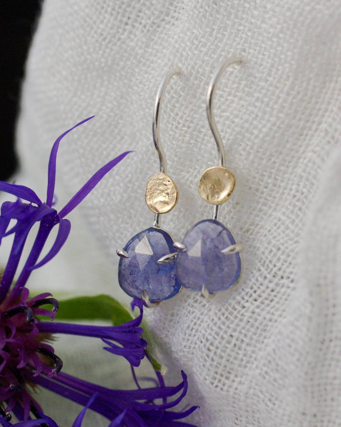 Boucles d’oreilles tanzanites et or 585, mini-collection Violet