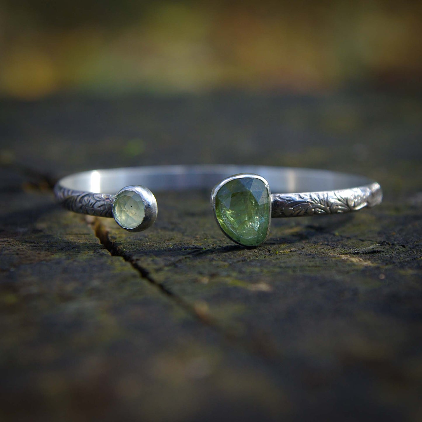 Collection Eden, Bracelet ajustable en argent 925 et cyanite verte et phrénite