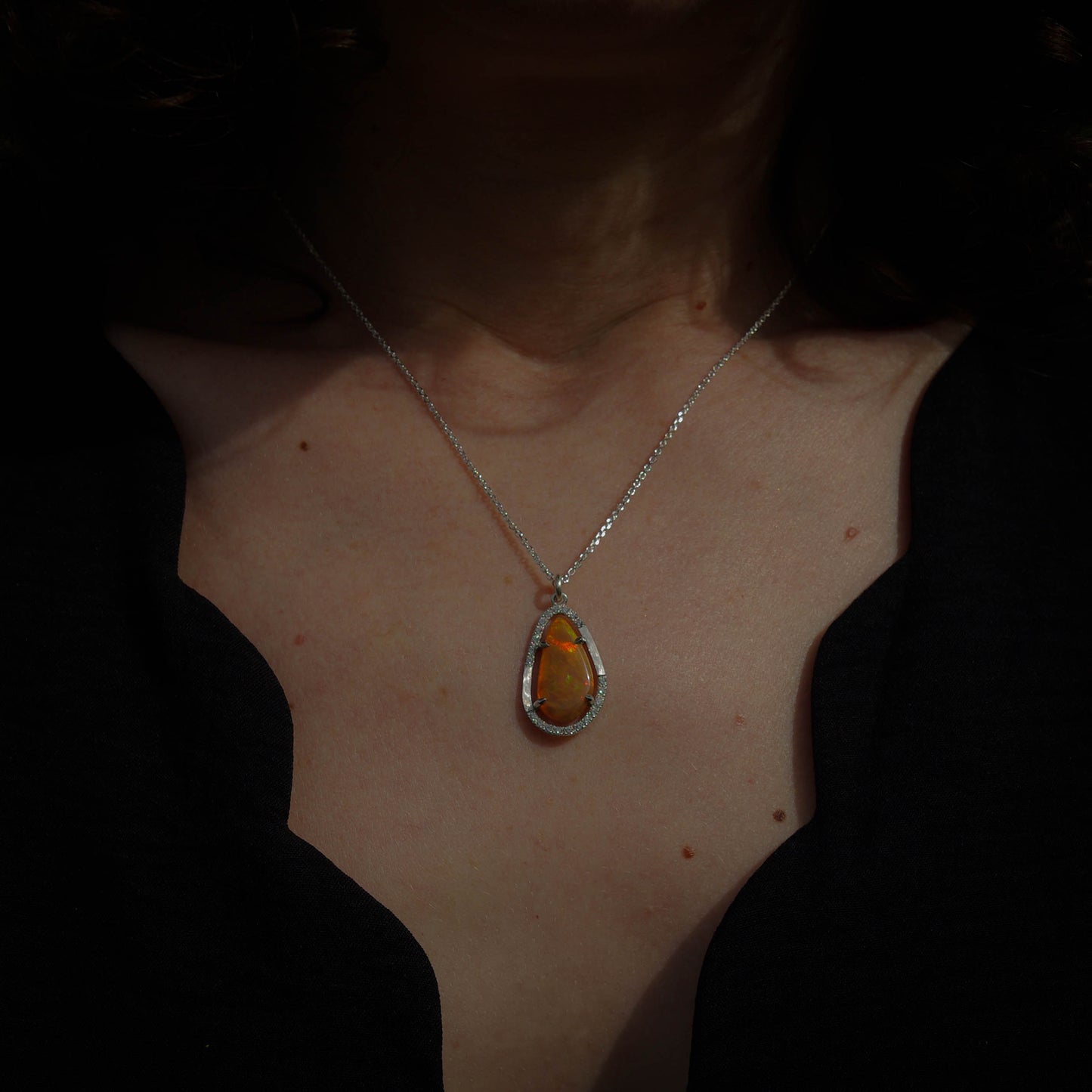 Pendentif "Cosmos" en argent 925 avec opale de feu et oxydes de zirconium