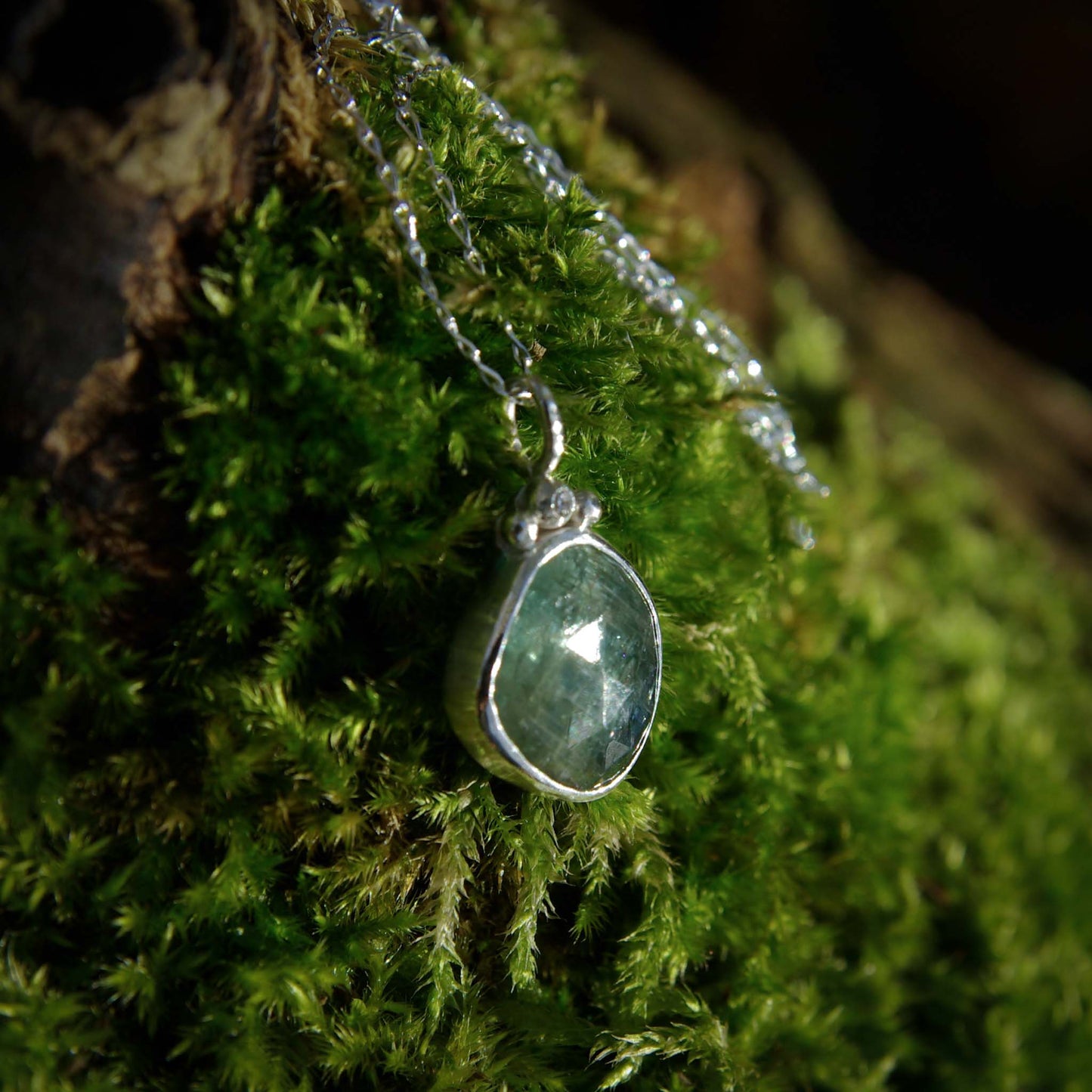 Mini-collection Eden, Pendentif en Argent 925 avec Cyanite verte