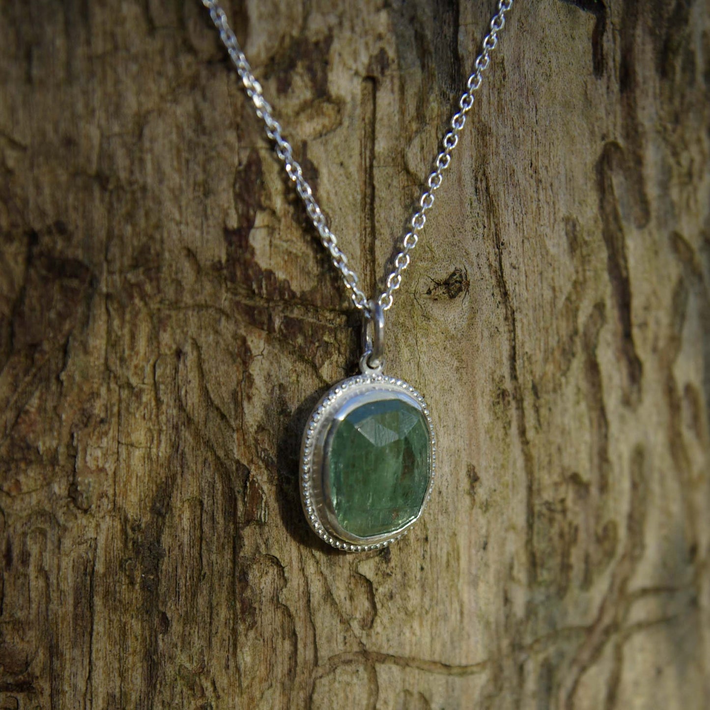 Mini-collection Eden, Pendentif en Argent 925 avec Cyanite verte