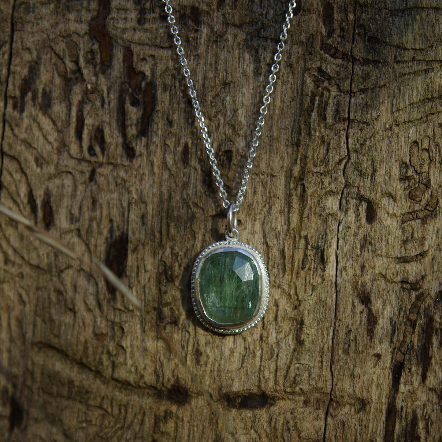 Mini-collection Eden, Pendentif en Argent 925 avec Cyanite verte