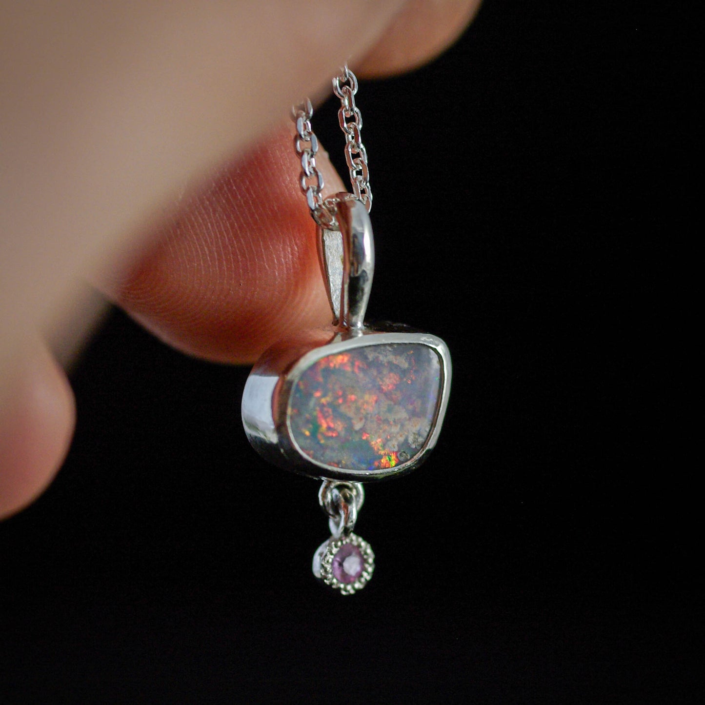 Pendentif avec Opale d'Australie rose en argent 925 – Luminescences