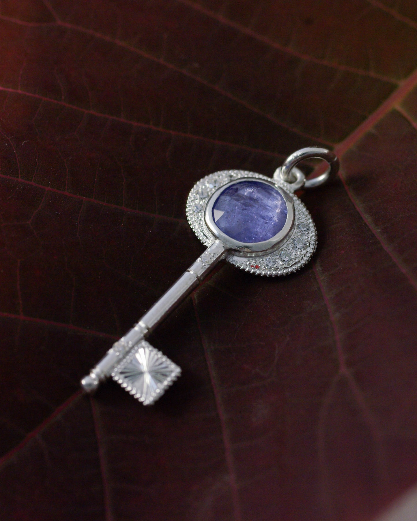 Pendentif clé en argent & tanzanite – grand modèle pièce unique