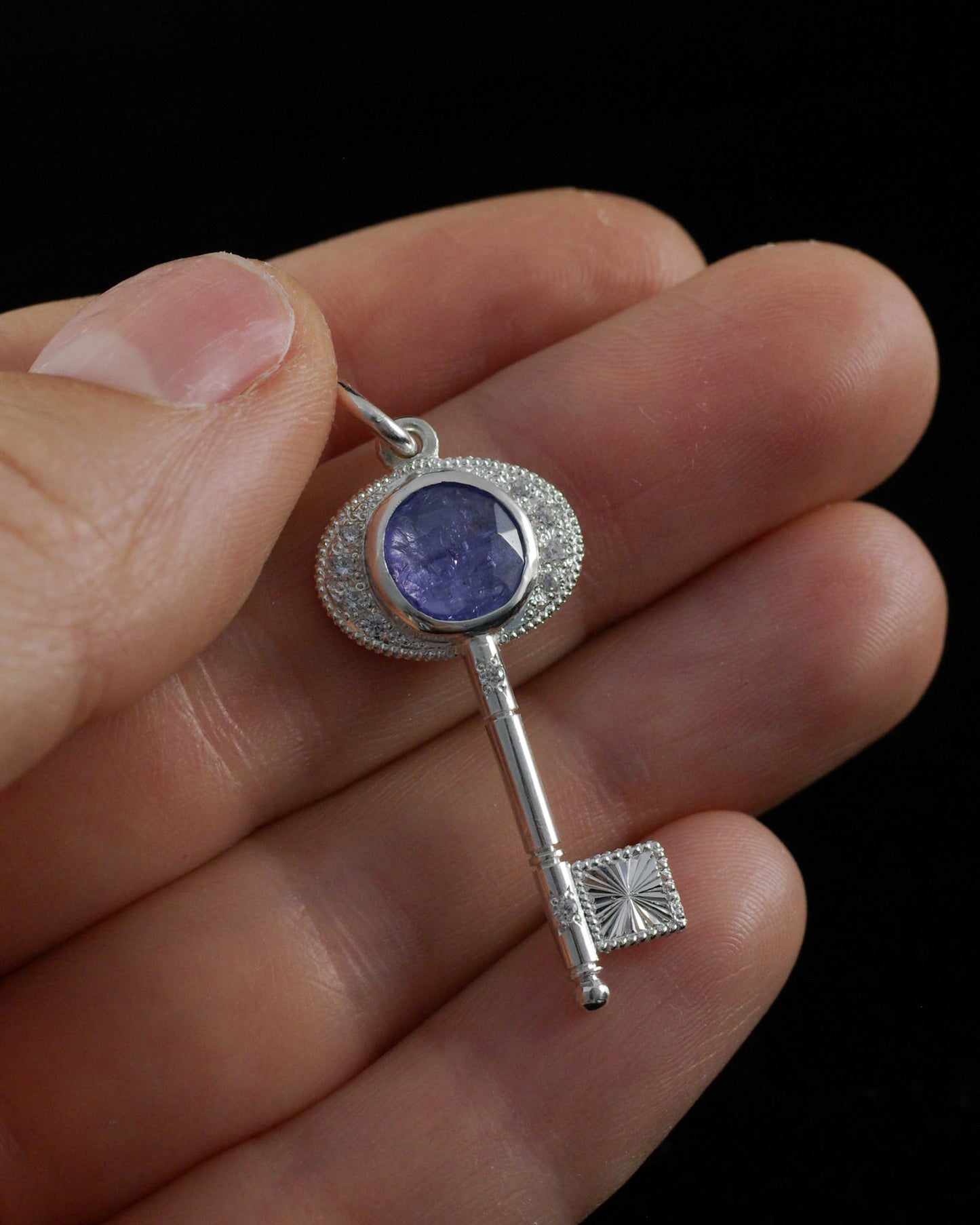 Pendentif clé en argent & tanzanite – grand modèle pièce unique