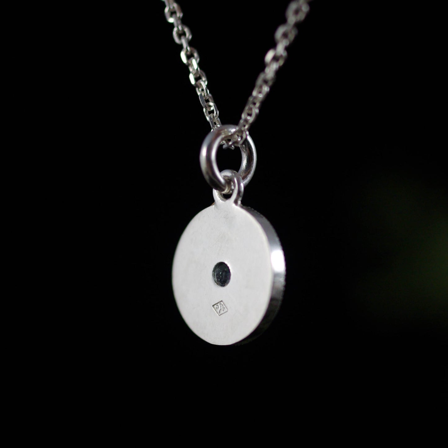 Pendentif en Argent gravé Soleil – Tourmaline Jaune