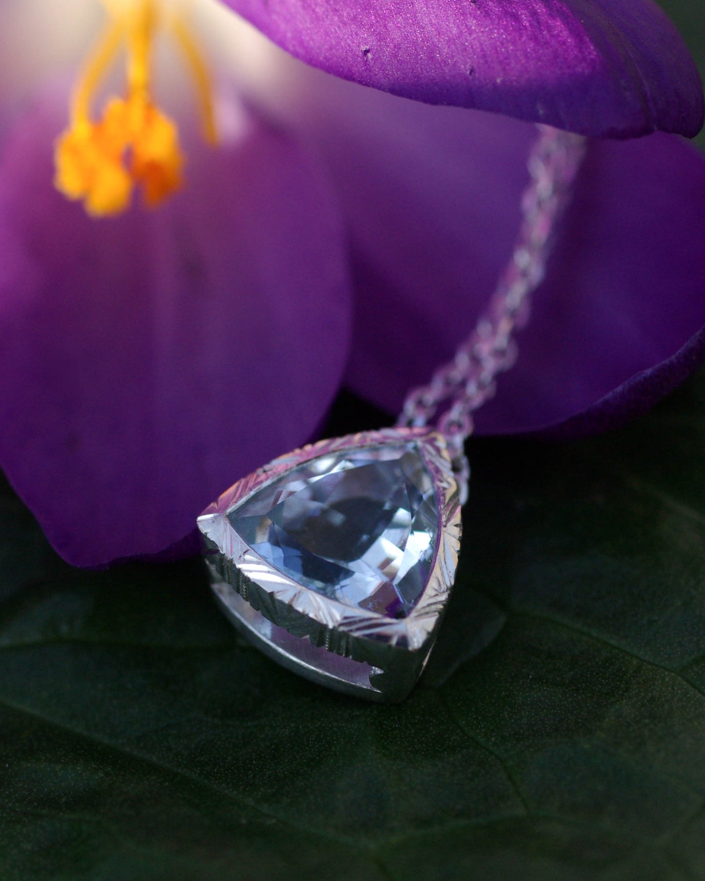 Pendentif Aigue-marine Trillion – Argent Gravé