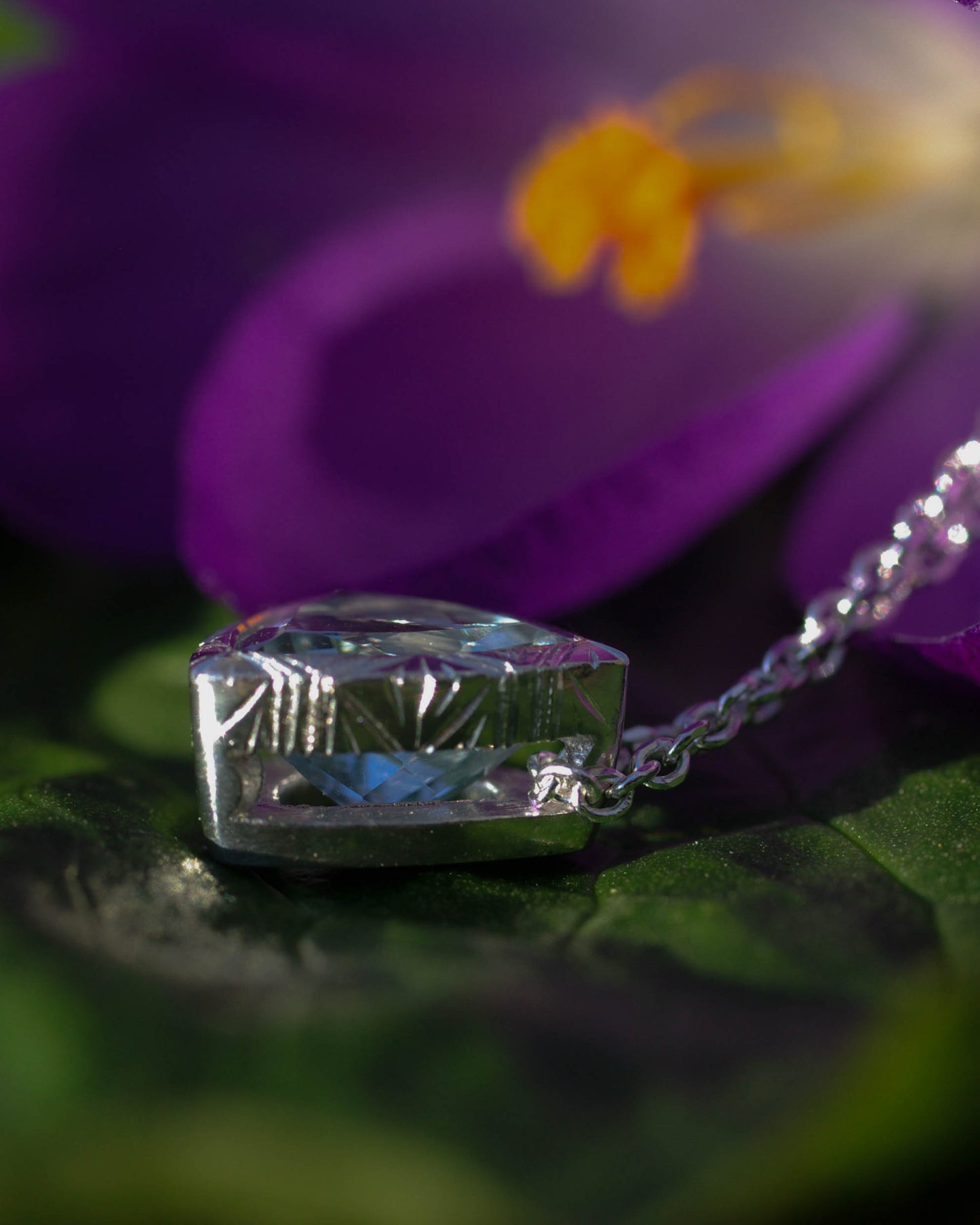 Pendentif Aigue-marine Trillion – Argent Gravé