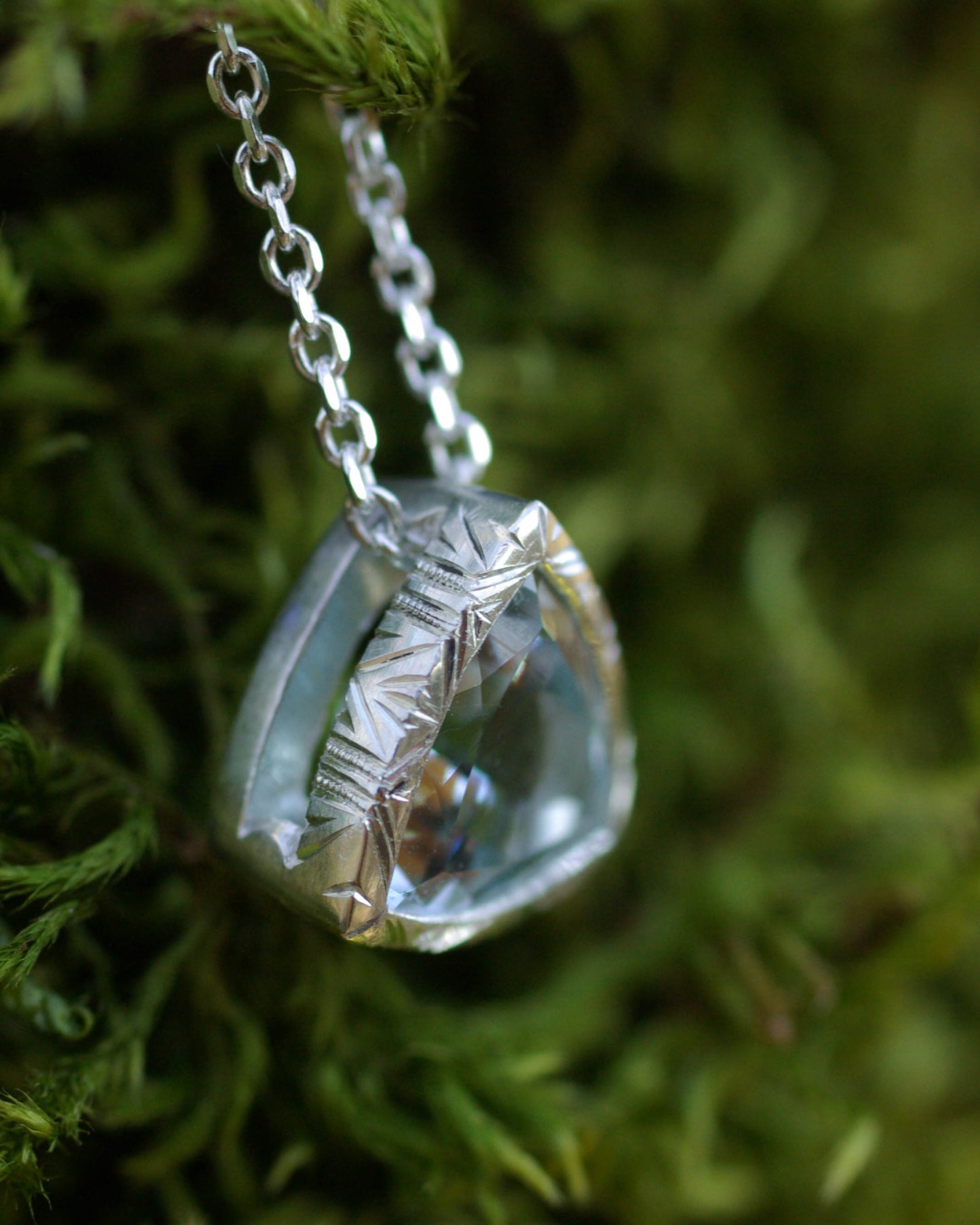 Pendentif Aigue-marine Trillion – Argent Gravé