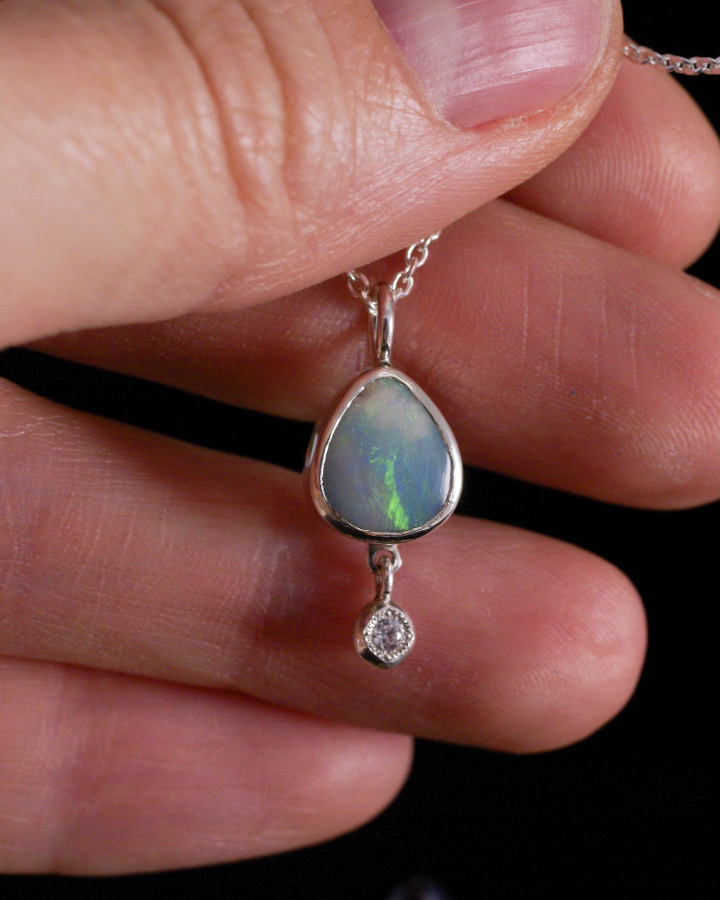 Pendentif avec Opale d'Australie bleu ciel en argent 925 – Luminescences