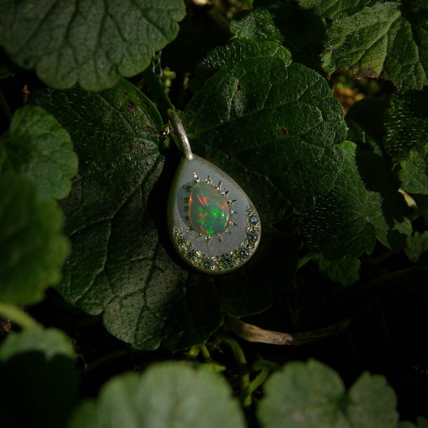 Pendentif en argent 925 avec opale Welo goutte et oxydes de zirconium mini-collection Ô