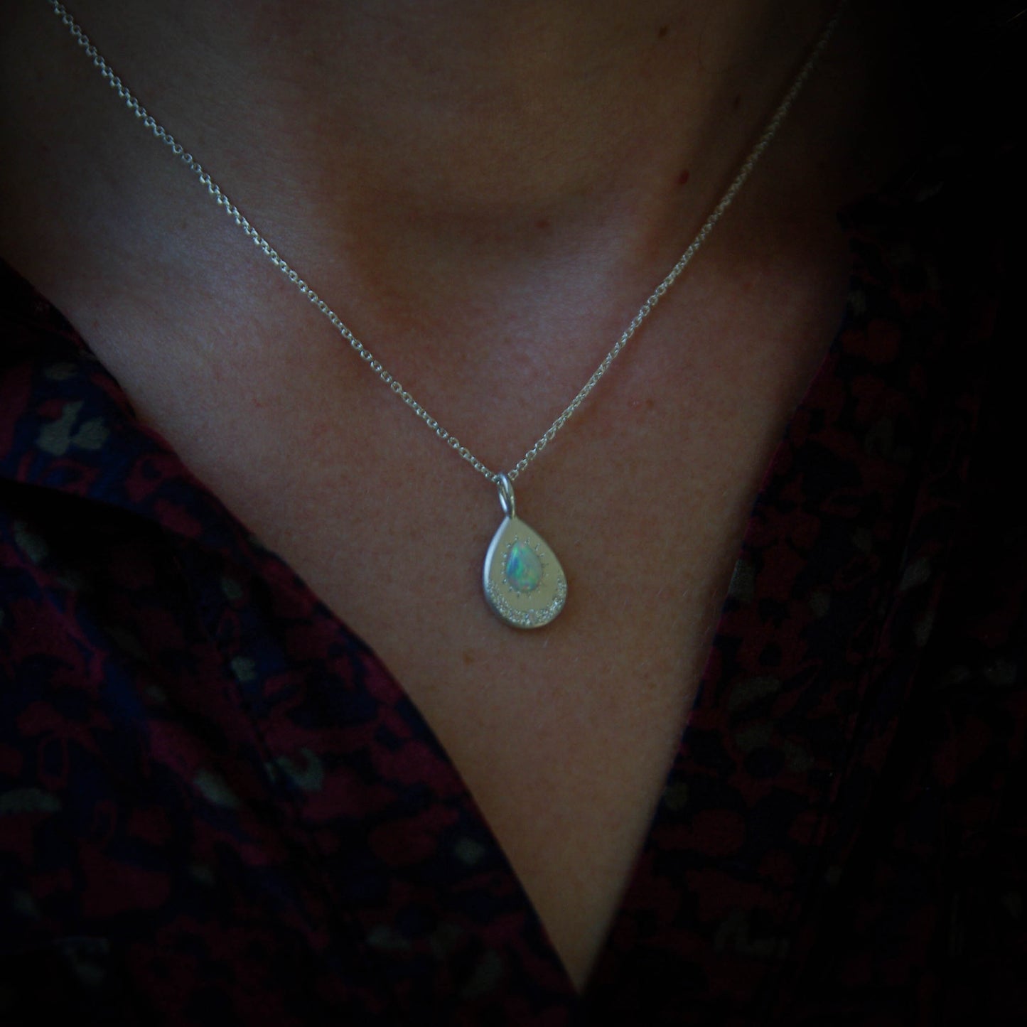 Pendentif en argent 925 avec opale Welo goutte et oxydes de zirconium mini-collection Ô