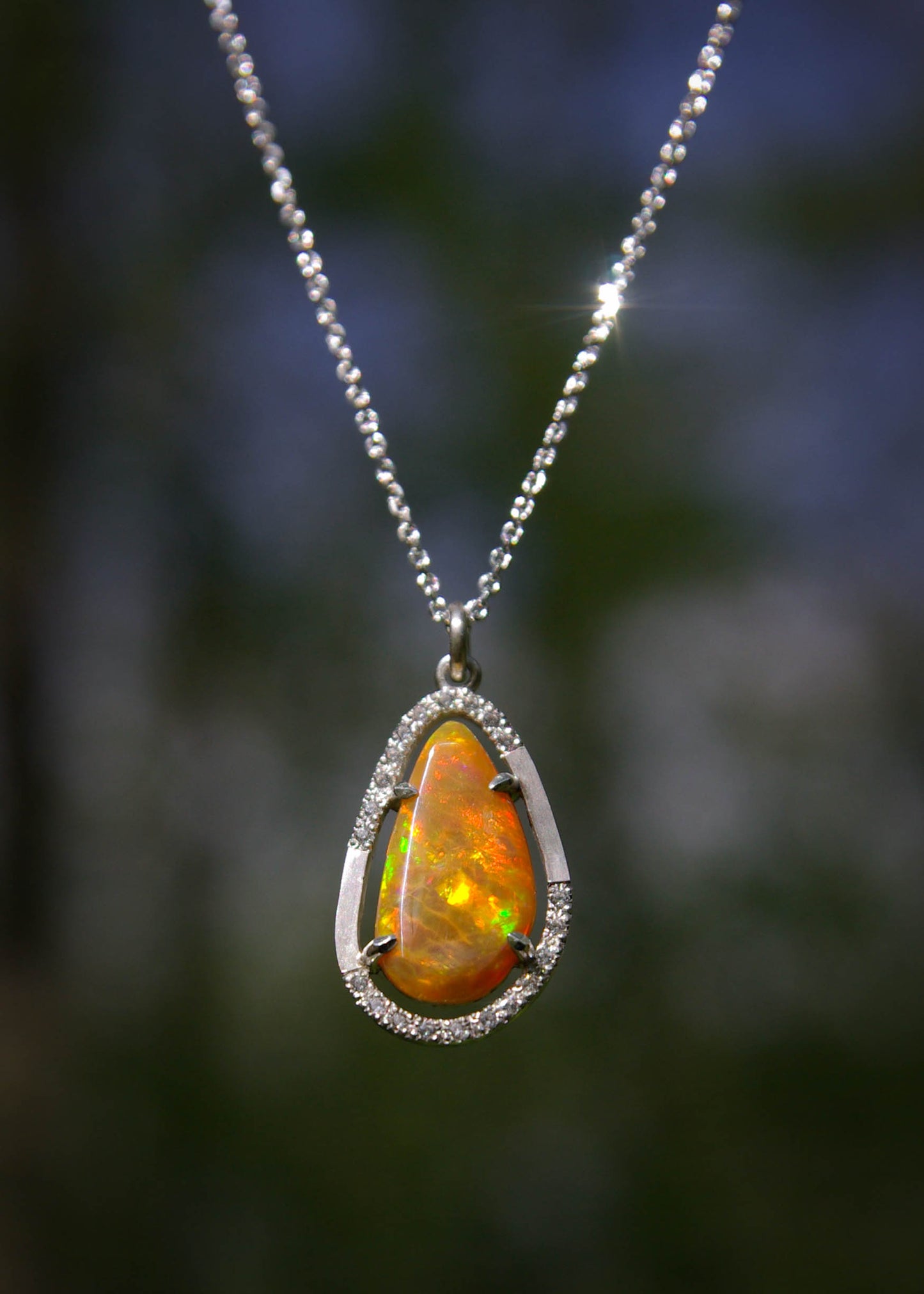 Pendentif "Cosmos" en argent 925 avec opale de feu et oxydes de zirconium
