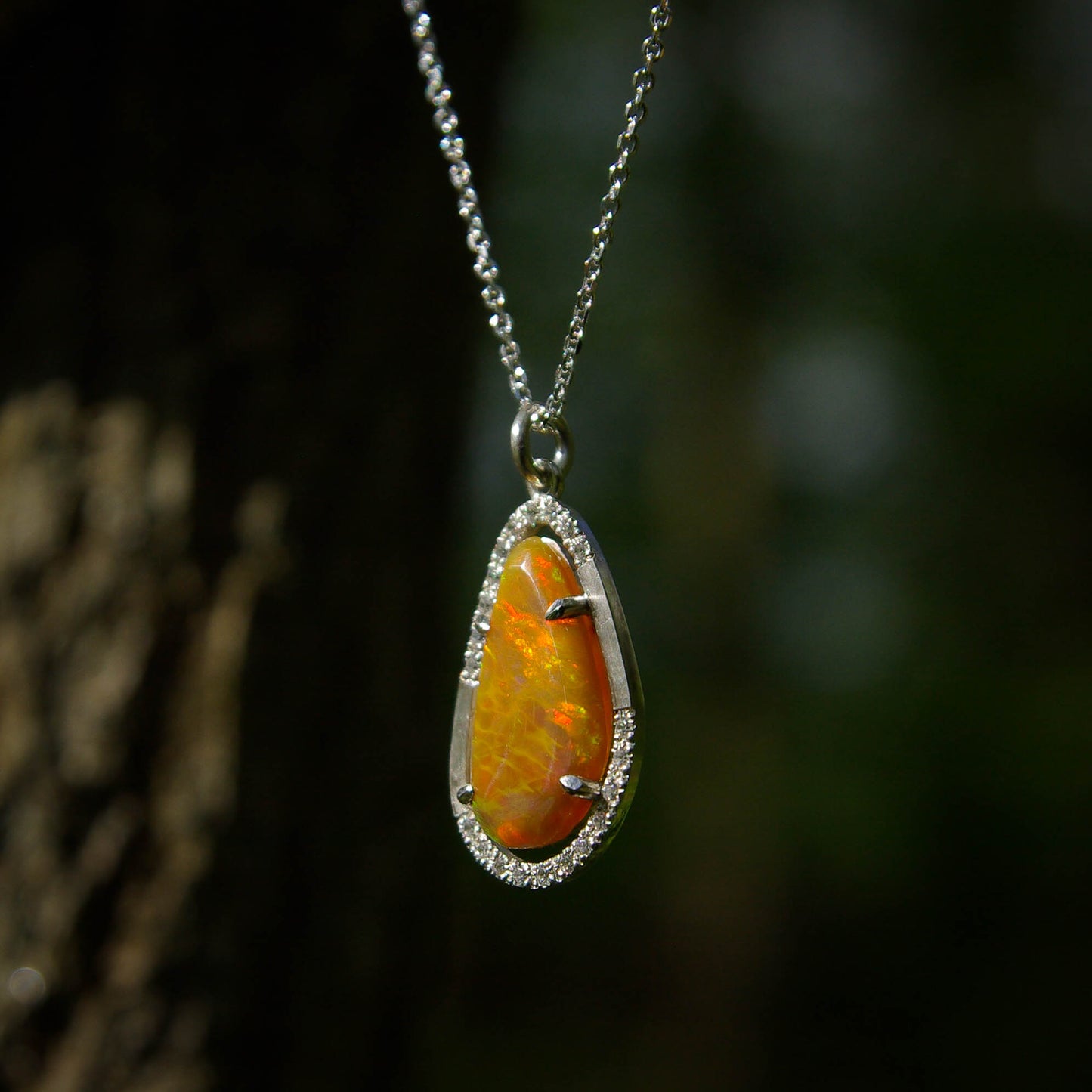 Pendentif "Cosmos" en argent 925 avec opale de feu et oxydes de zirconium