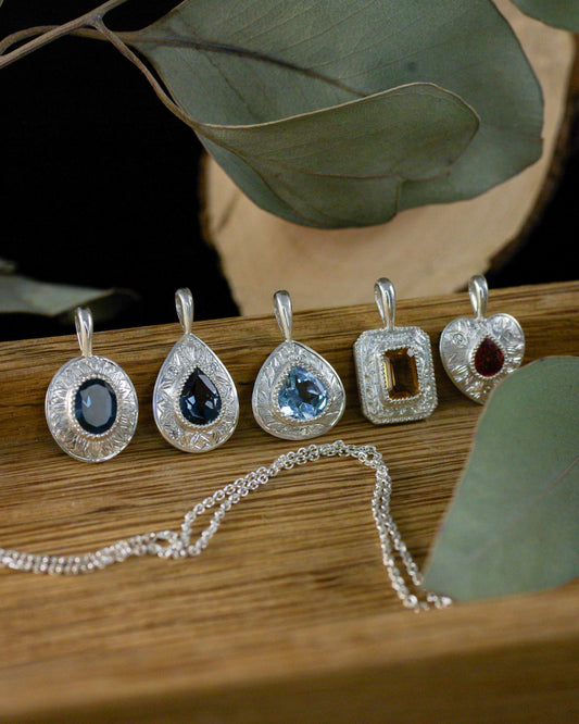 Collection Perséphone — Bijoux en argent gravé et pierres fines