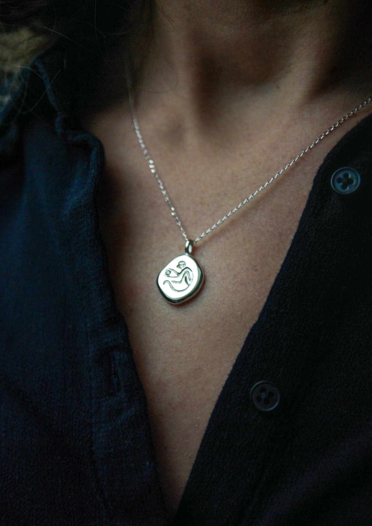 Amulette singe, pendentif gravé en argent 925 et diamant
