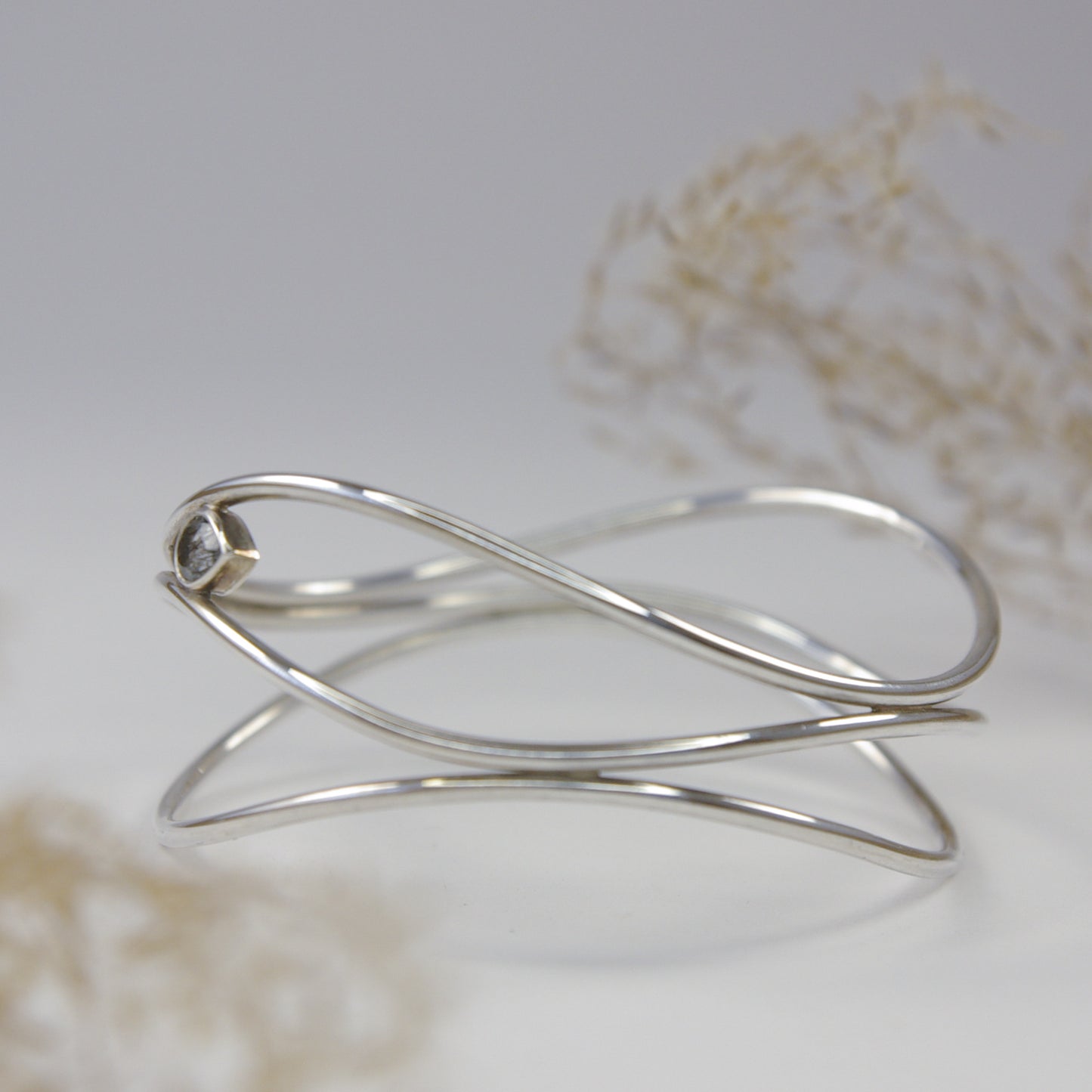 Moires, bracelet en argent 3 anneaux et quartz rutilé