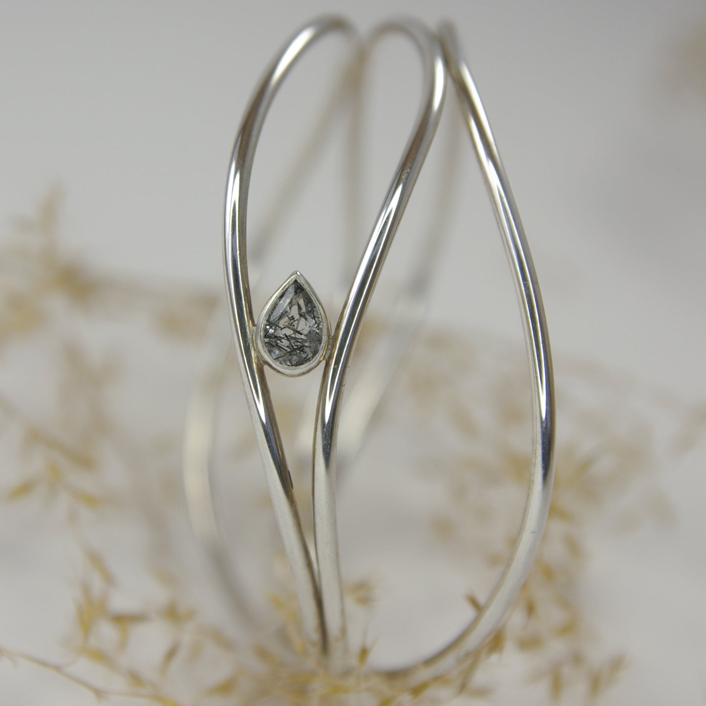Moires, bracelet en argent 3 anneaux et quartz rutilé