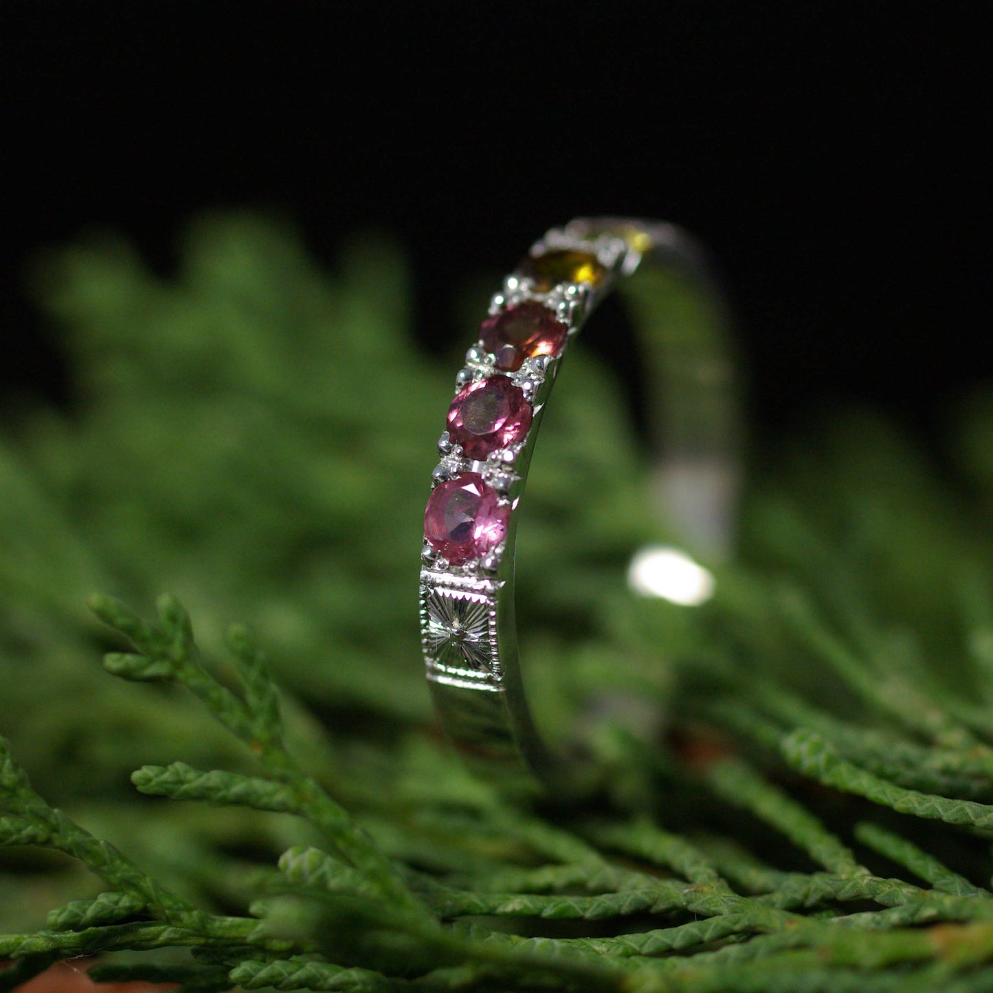 Bague en argent gravé et Tourmalines Éclat d’Aurore - Fabriquée uniquement sur mesure