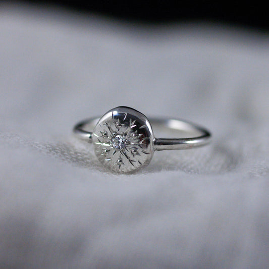 Bague Gravée en Argent et Oxyde de Zirconium – Motif Flocon 49 1/2FR