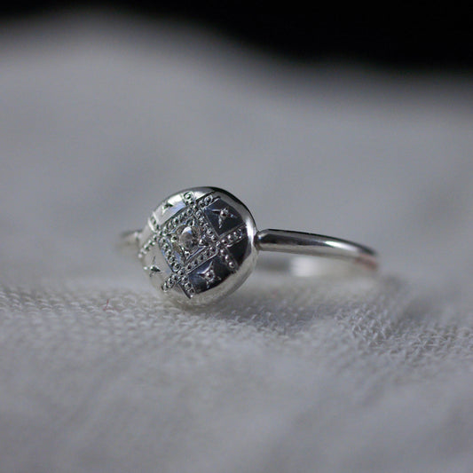 Bague Gravée en Argent et Oxyde de Zirconium – Motif Tissage 48FR