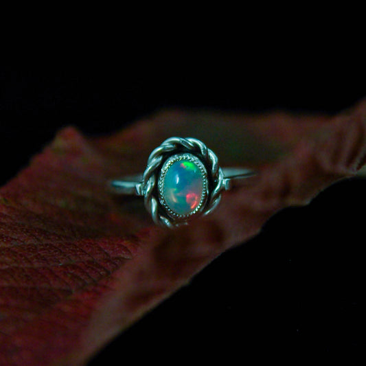 Bague en Argent Opale Torsadée taille 51 FR- Position Verticale