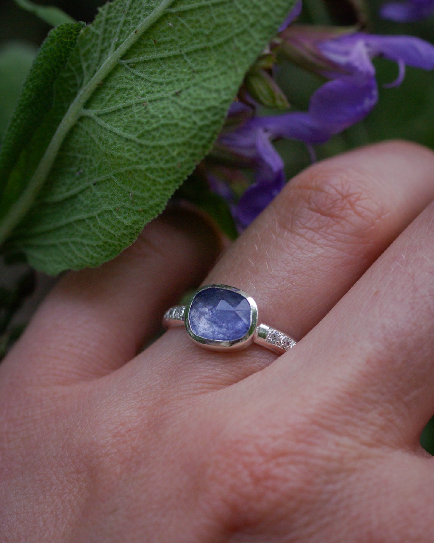 Bague tanzanite asymétrique & zirconiums 54FR –  mini-collection Violet