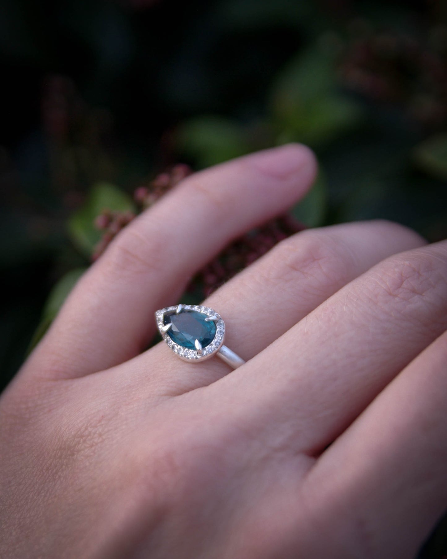 Collection Astra Nox, bague en argent taille 50FR, avec cyanite bleue