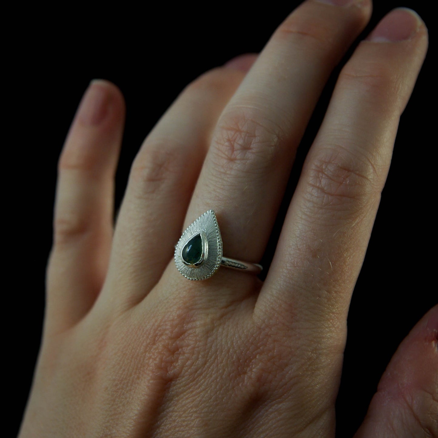 Bague en argent taille 52FR avec tourmaline bleue indicolite en poire