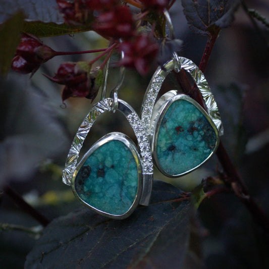 Boucles d’oreilles Turquoise Triangulaire – Argent 925, zirconiums et gravure