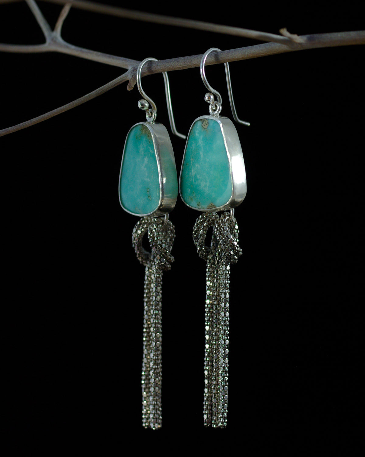 Boucles d’oreilles en argent et turquoise d’Arizona naturelle, design inspiré des Années folles et fabrication artisanale française