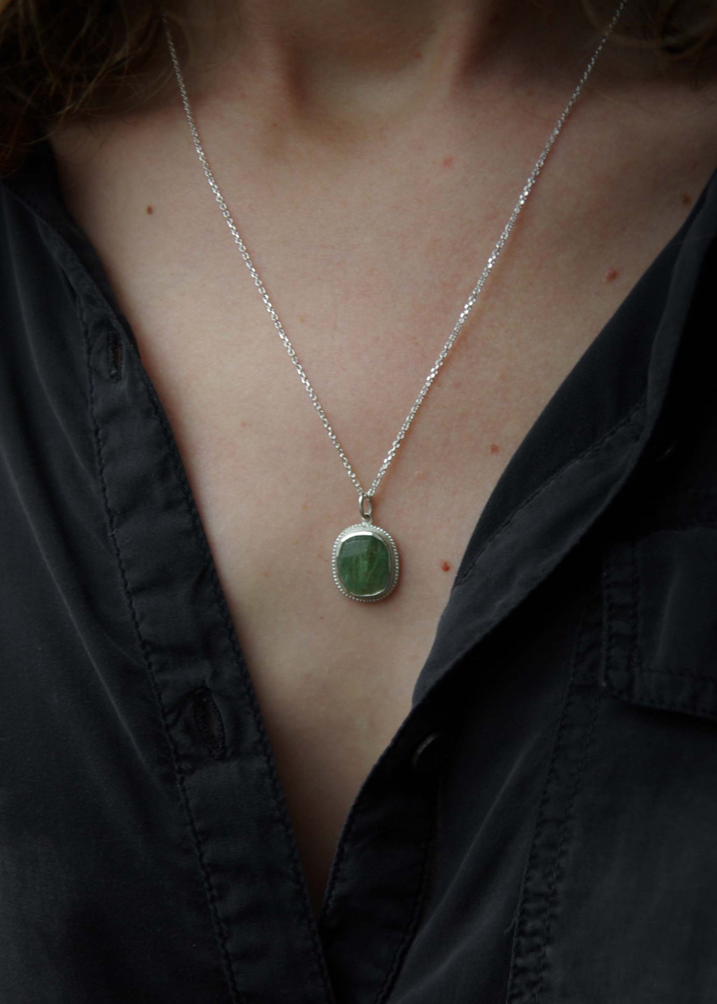 Mini-collection Eden, Pendentif en Argent 925 avec Cyanite verte