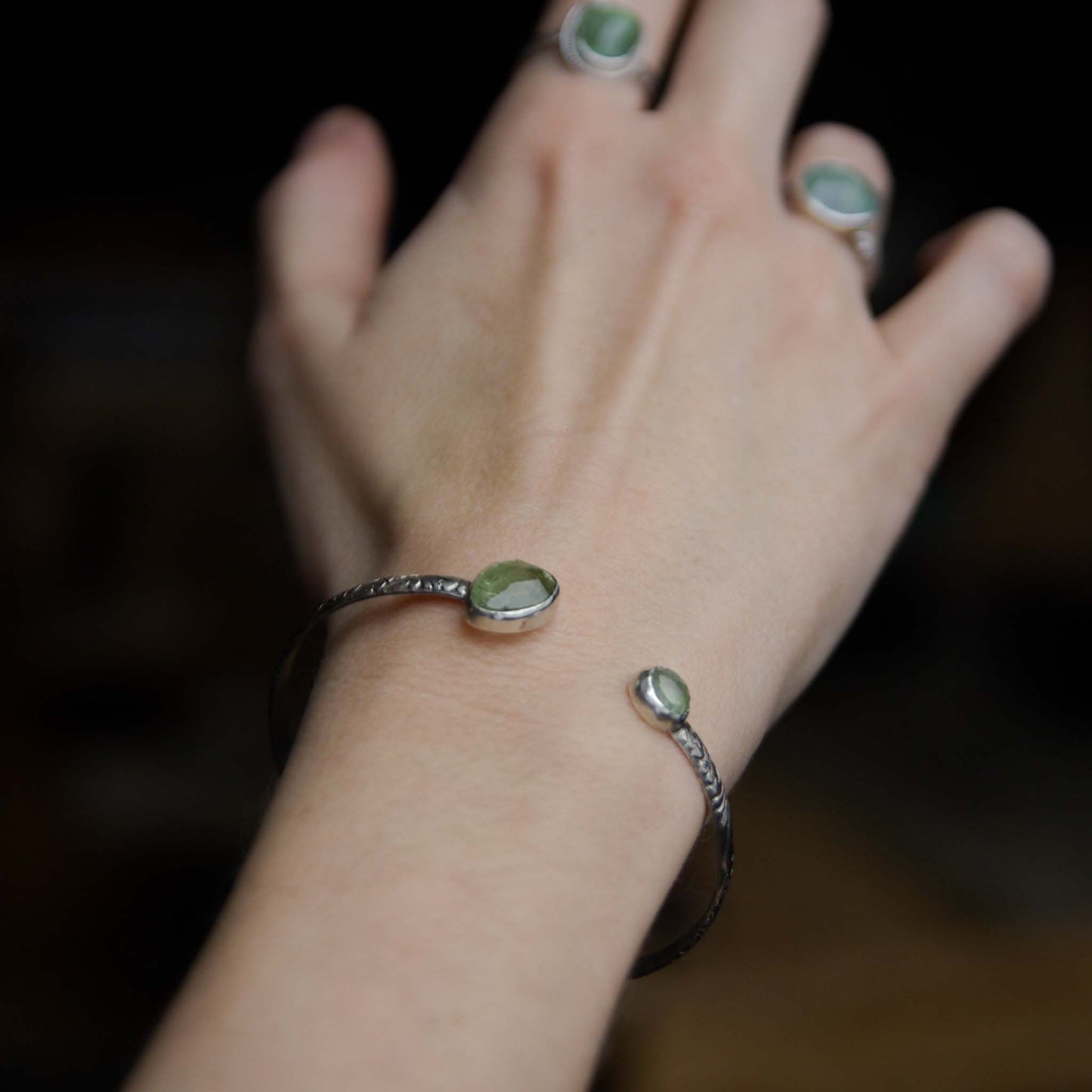 Collection Eden, Bracelet ajustable en argent 925 et cyanite verte et phrénite
