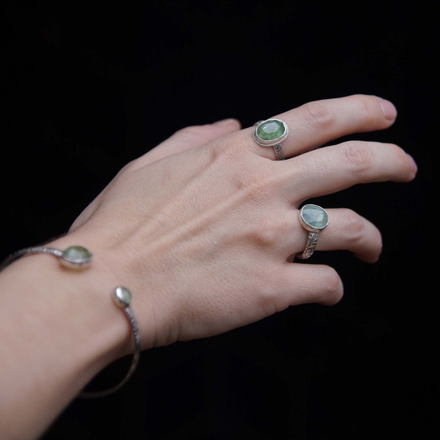 Collection Eden, Bracelet ajustable en argent 925 et cyanite verte et phrénite