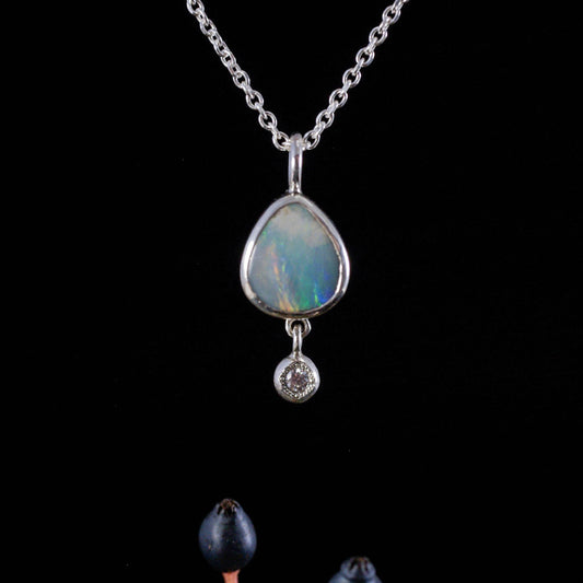 Pendentif avec Opale d'Australie bleu ciel en argent 925 – Luminescences